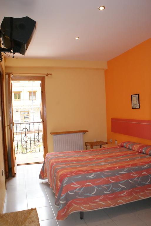 Hostal Los Valles Bielsa Extérieur photo