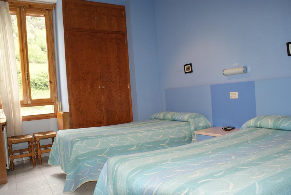 Hostal Los Valles Bielsa Extérieur photo