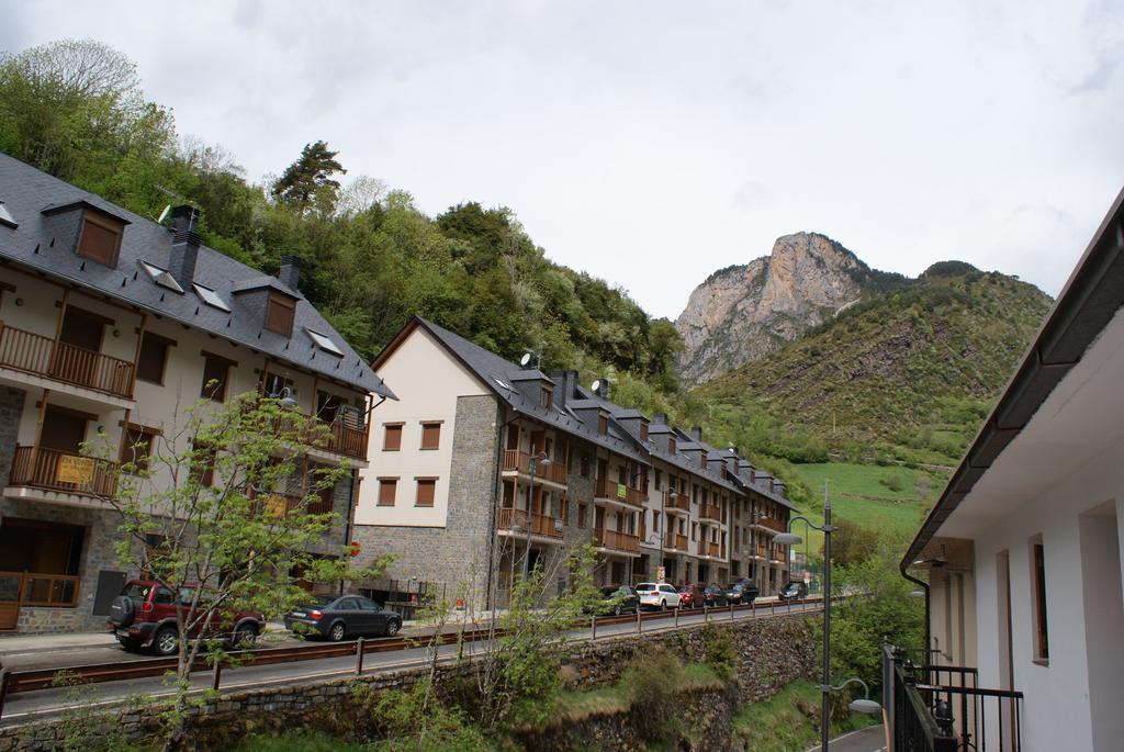 Hostal Los Valles Bielsa Extérieur photo